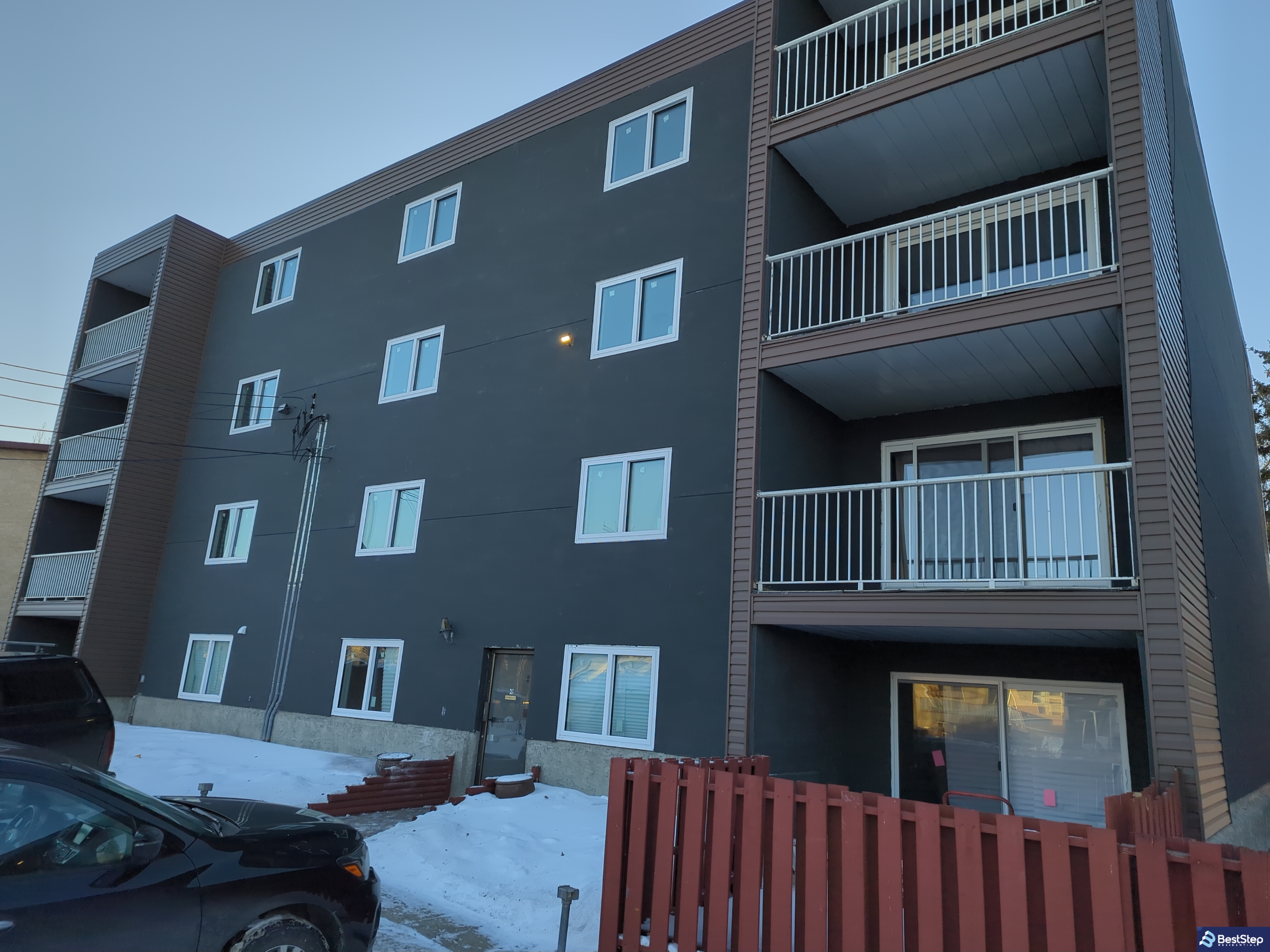 10837 117 St NW